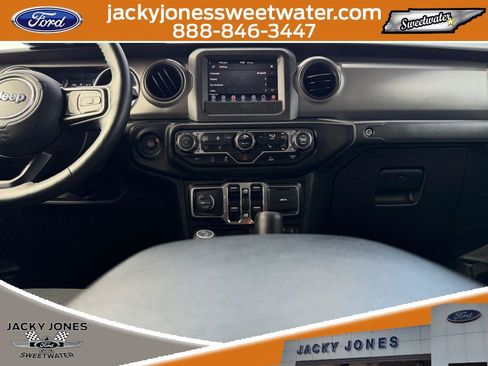 Used 2022 Jeep Gladiator Sport AWD/4WD image 12