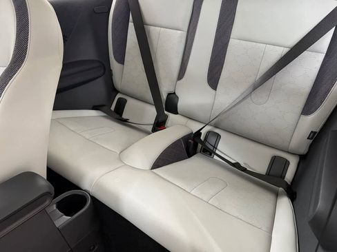 Certified 2025 MINI Cooper 2-Door Hardtop image 4