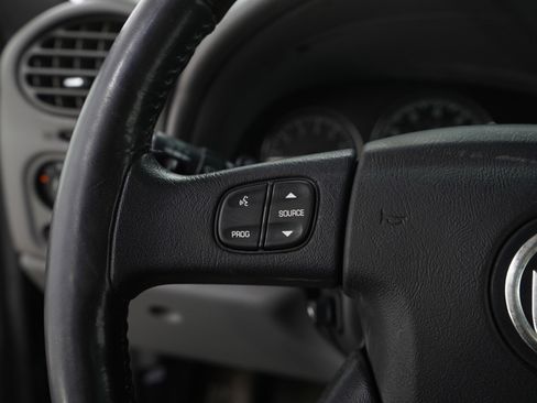 Used 2005 Buick Rainier CXL image 26
