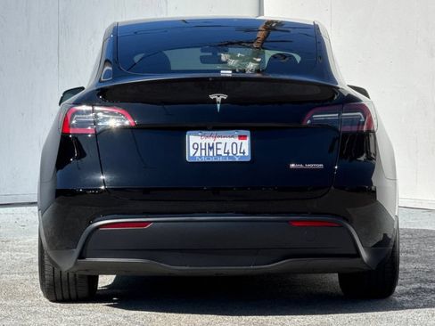 Used 2023 Tesla Model Y Performance AWD/4WD image 4