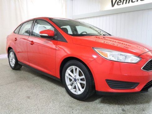 Used 2017 Ford Focus SE FWD image 5