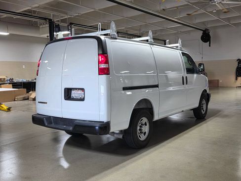Used 2025 Chevrolet Express 2500 w/ Communications Package RWD image 7