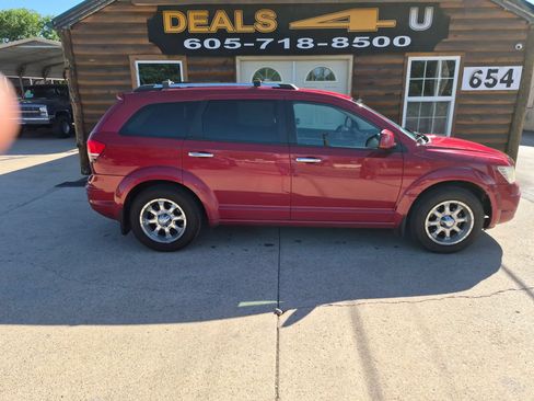 Used 2010 Dodge Journey R/T w/ Flexible Seating Group AWD/4WD image 2