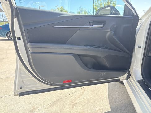 Used 2025 Toyota Camry LE image 16