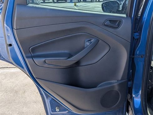 Used 2019 Ford Escape S image 19