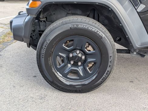 Used 2023 Jeep Wrangler Sport image 13