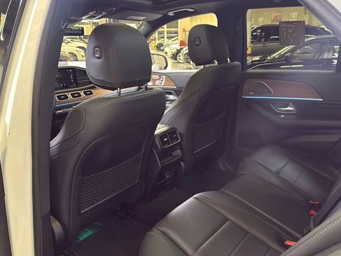 Used 2023 Mercedes-Benz GLE 450 4MATIC w/ AMG Line Exterior image 30