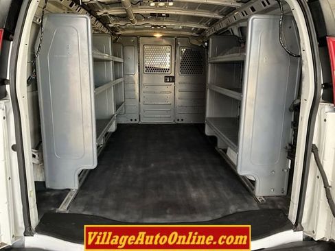 Used 2015 GMC Savana 2500 image 27