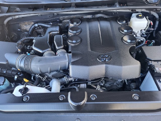 Used 2024 Toyota 4Runner SR5 AWD/4WD image 10