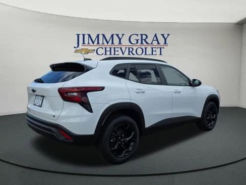 New 2026 Chevrolet Trax LT w/ Driver Confidence Package image 5