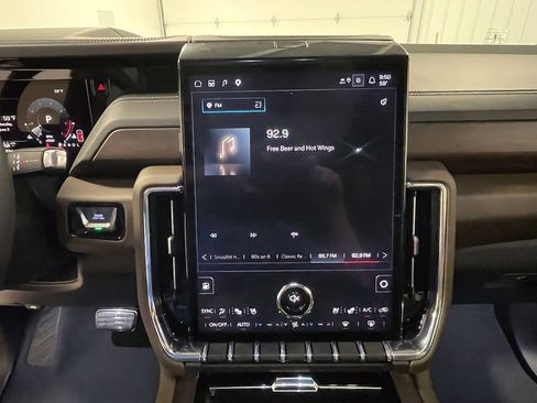 Used 2026 GMC Yukon XL Denali Ultimate AWD/4WD image 42