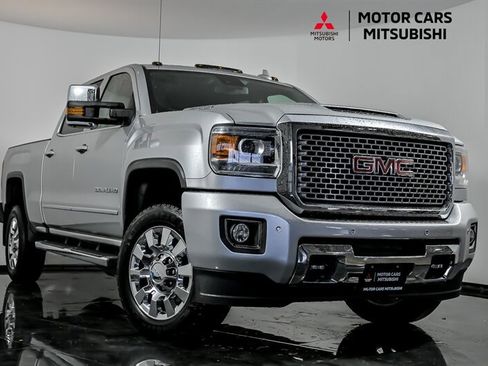 Used 2017 GMC Sierra 2500 Denali w/ Duramax Plus Package AWD/4WD image 1