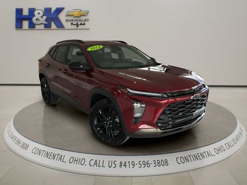 Used 2024 Chevrolet Trax ACTIV w/ Driver Confidence Package FWD image 1
