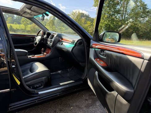 Used 2005 Lexus LS 430 RWD image 37