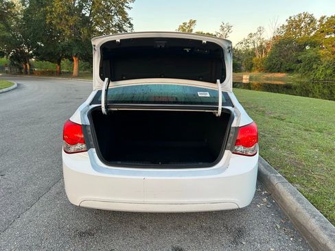 Used 2016 Chevrolet Cruze LS image 10