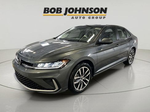 New 2026 Volkswagen Jetta SE image 4