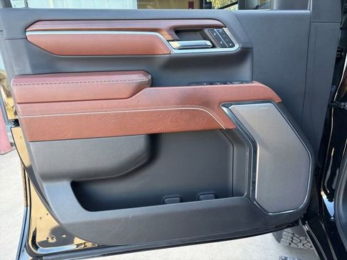 Certified 2024 GMC Sierra 2500 Denali Ultimate image 4