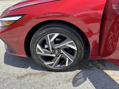 New 2025 Hyundai Elantra SEL FWD image 30
