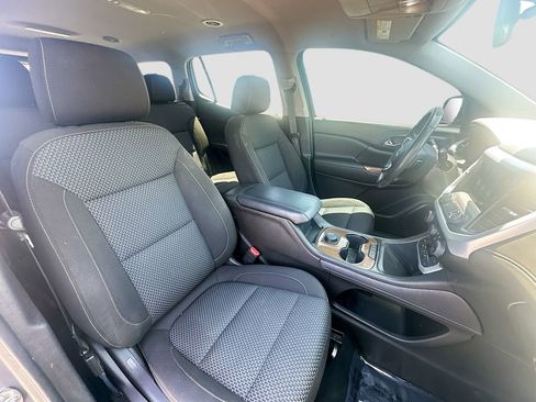 Used 2023 GMC Acadia SLE FWD image 28