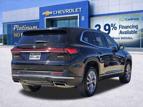 Used 2025 Buick Enclave Preferred FWD image 5