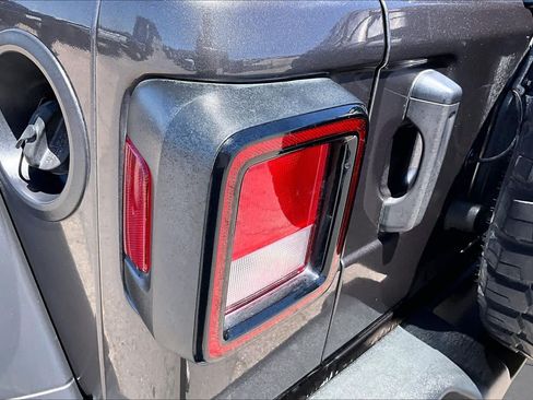 Used 2022 Jeep Wrangler Unlimited Sport AWD/4WD image 27