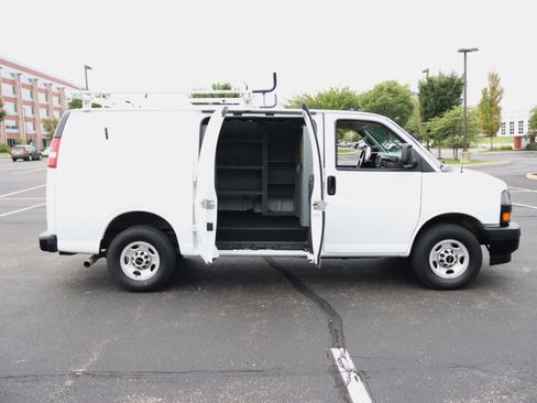 Used 2023 GMC Savana 2500 w/ Driver Convenience Package RWD image 54