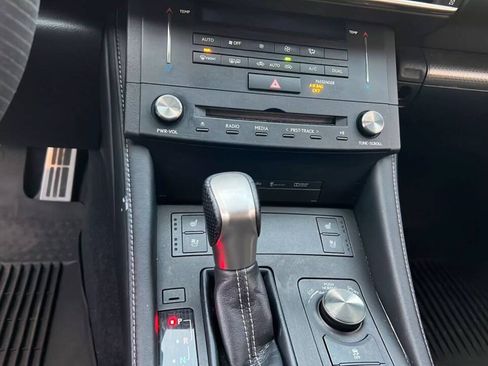 Used 2016 Lexus RC 200t RWD image 14