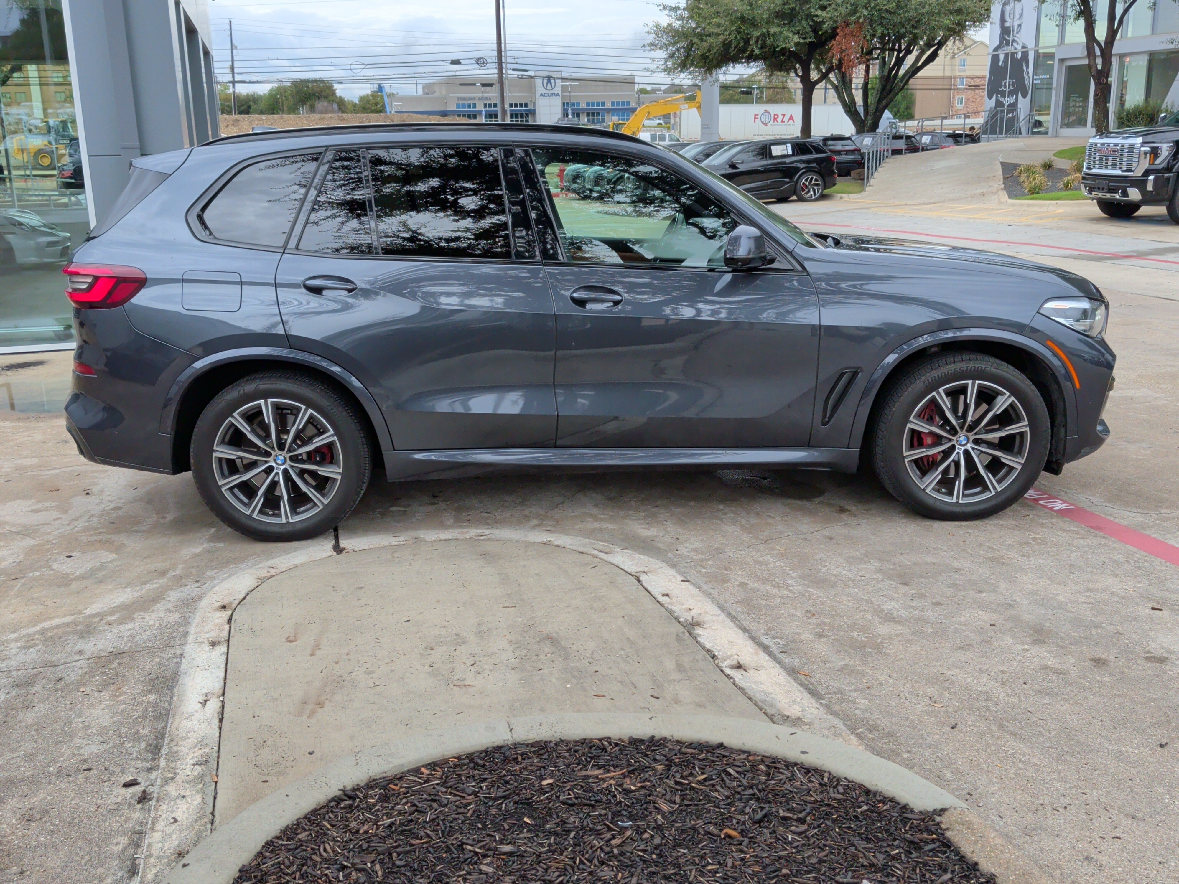 Used 2021 BMW X5 xDrive40i w/ M Sport Package AWD/4WD image 11