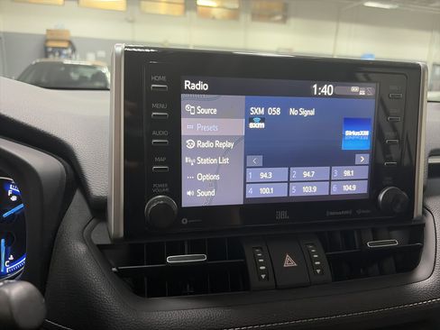 Used 2020 Toyota RAV4 Limited w/ Carpet Mat Package AWD/4WD image 19