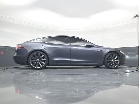 Used 2018 Tesla Model S 75D image 29