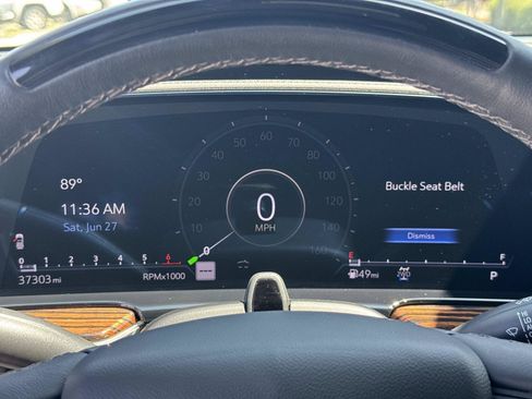 Used 2024 Cadillac Escalade Premium Luxury AWD/4WD image 19