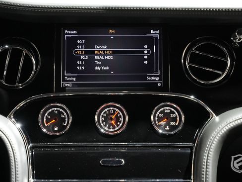Used 2012 Bentley Mulsanne RWD image 21