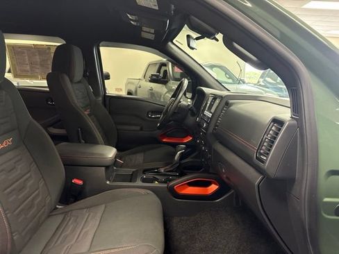 Used 2024 Nissan Frontier PRO-4X w/ Technology Package AWD/4WD image 9