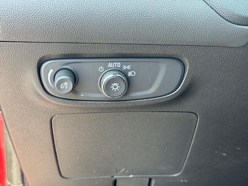 Used 2024 Buick Encore GX Avenir w/ Avenir Convenience Package FWD image 22