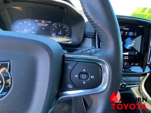 Used 2021 Volvo XC40 T5 Inscription w/ Advanced Package AWD/4WD image 40