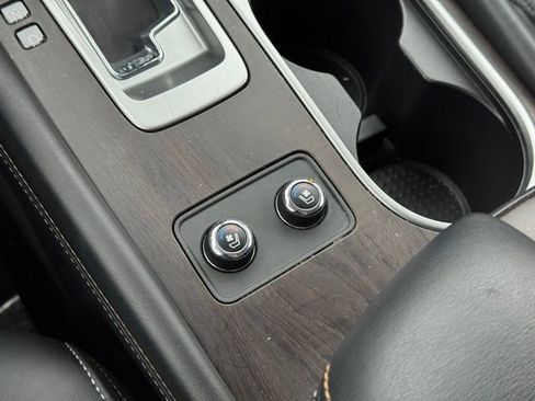 Used 2024 Nissan Murano Platinum image 16