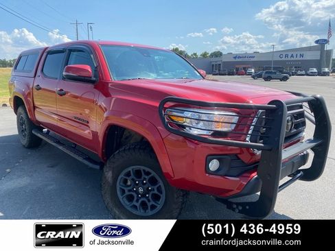 Used 2021 Toyota Tacoma SR5 w/ Technology Package AWD/4WD image 1