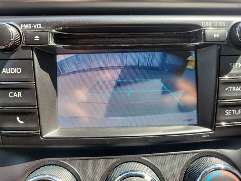 Used 2018 Toyota RAV4 LE image 13