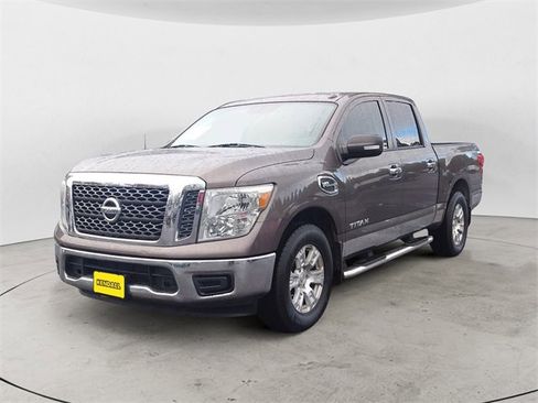 Used 2017 Nissan Titan SV image 1
