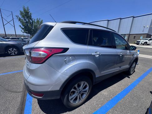 Used 2018 Ford Escape SE AWD/4WD image 4