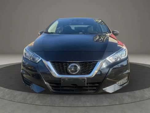 Used 2021 Nissan Versa SV image 2