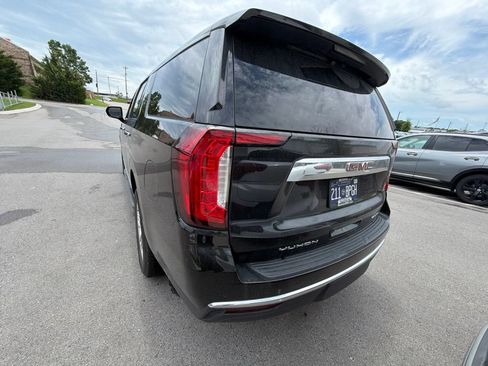 Used 2024 GMC Yukon XL SLT AWD/4WD image 12
