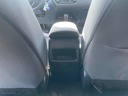 Used 2020 Toyota Corolla LE FWD image 27