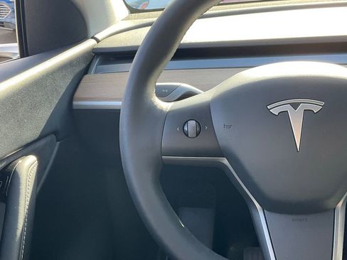 Used 2021 Tesla Model Y Long Range image 39