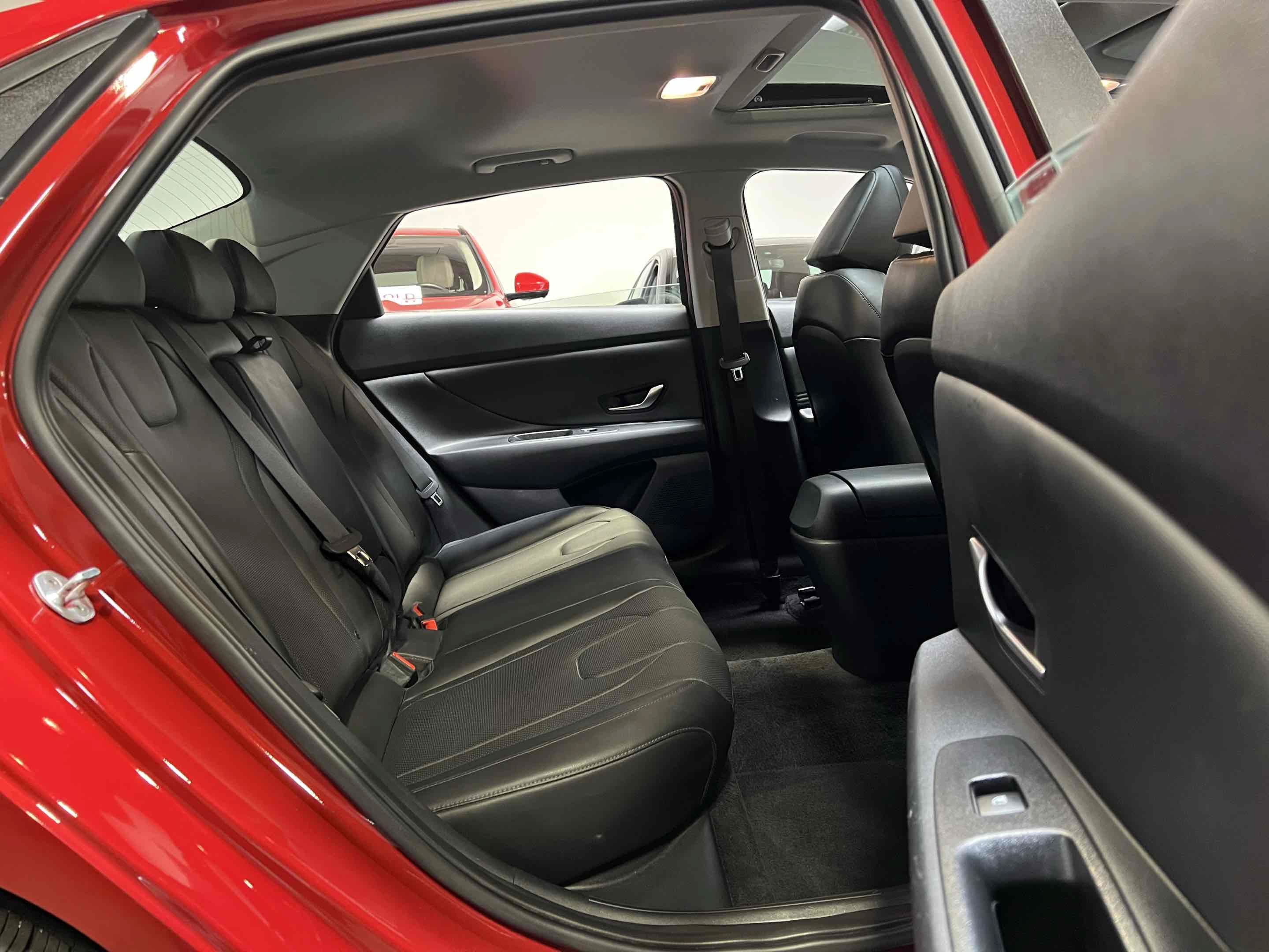 Used 2023 Hyundai Elantra Limited FWD image 25