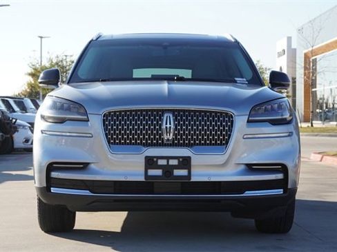 Used 2023 Lincoln Aviator Reserve w/ Equipment Group 201A image 2