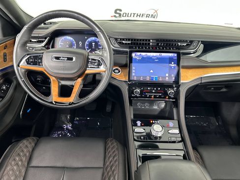 Used 2025 Jeep Grand Cherokee L Summit AWD/4WD image 19