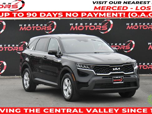 Used 2023 Kia Sorento LX image 1