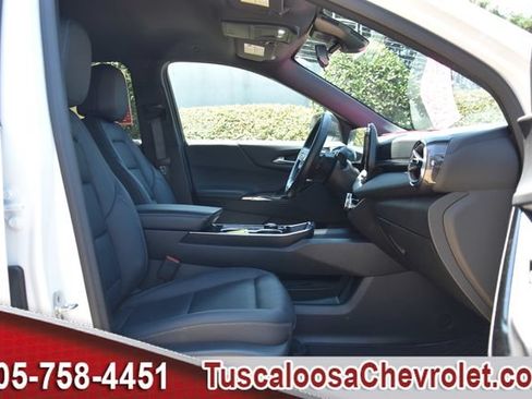 Used 2026 Chevrolet Equinox LT w/ Convenience Package II FWD image 25