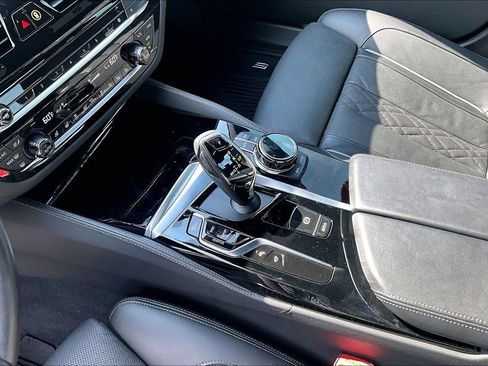 Used 2023 BMW M550i xDrive w/ Executive Package AWD/4WD image 16